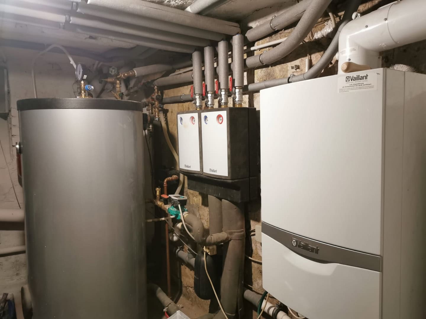 Hocheffiziente Heizungssysteme für Privathaushalte und Gewerbe – DEM GROUP.