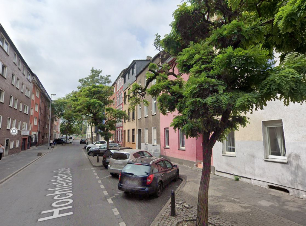 dokhodnyy-dom-v-germanii-pod-remont_-v-47053-duisburg_-270-m_178_-_uchastok-zemli-po-zaprosu-m2_-2